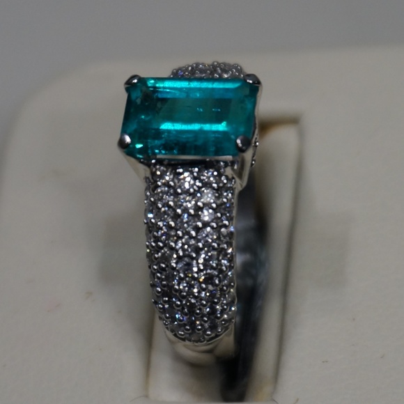 14KW gold Colombian emerald and diamond ring - Picture 4 of 8